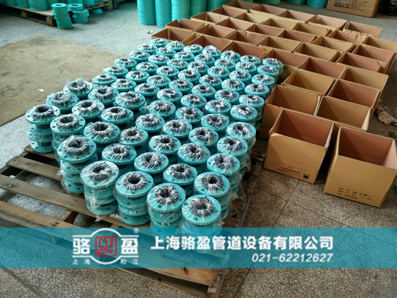 脫硫管道專(zhuān)用可曲撓橡膠接頭采用氯丁橡膠能耐腐蝕嗎